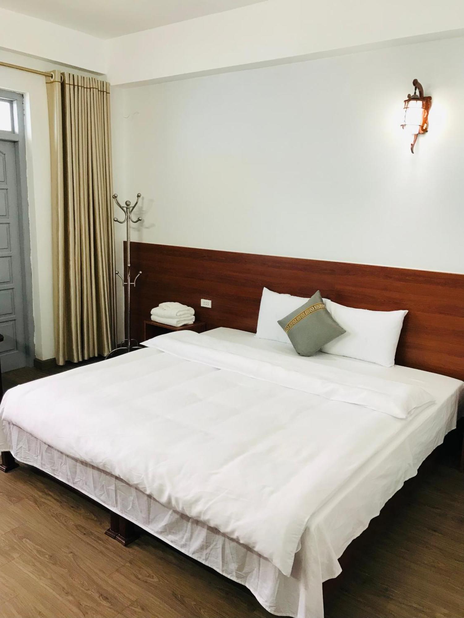 Anh Anh Hotel Bac Ha  Exterior photo